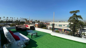 Perfect Location 3bd, 3.5 ba Townhome with Private Rooftop, Los Angeles